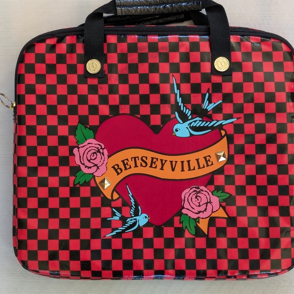 Betseyville Betsy Johnson Red Checkered Laptop Sleeve Case 15"+